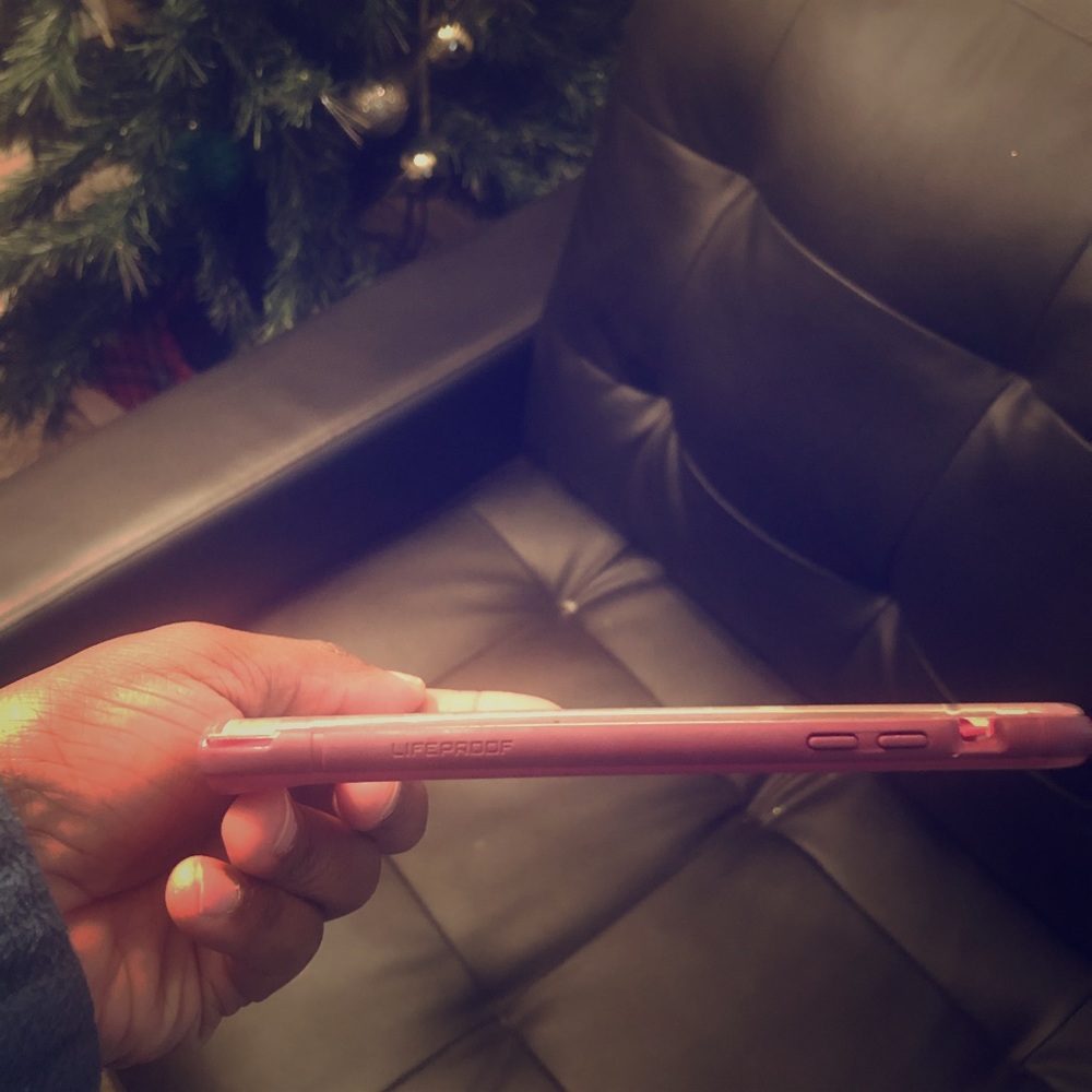 Life-proof NUUD iPhone 7plus water proof case.